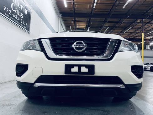 Used 2019 Nissan Pathfinder S FWD image 4