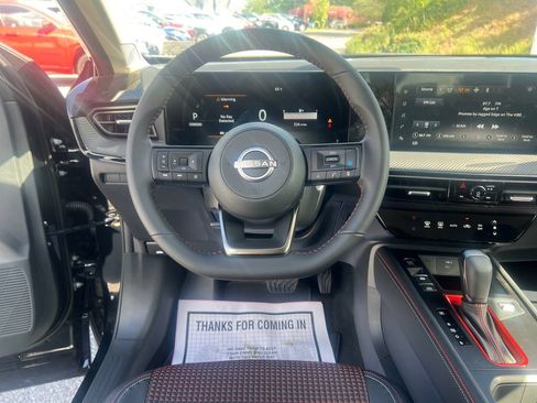 Certified 2025 Nissan Kicks SR AWD/4WD image 15