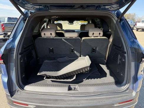 Used 2025 Buick Enclave Preferred w/ Super Cruise Package image 8