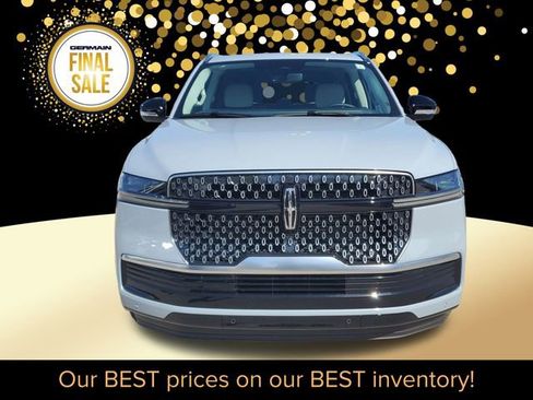New 2025 Lincoln Navigator Reserve image 3