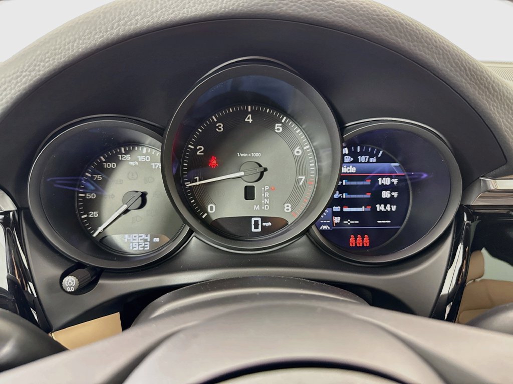 Certified 2026 Porsche Macan AWD/4WD image 16