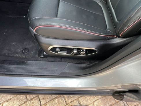 Used 2024 Jeep Wagoneer Launch Edition image 17