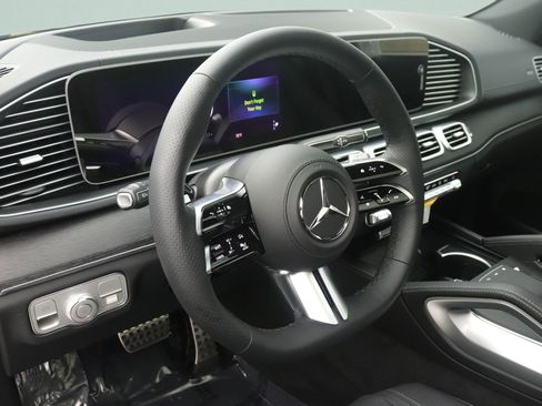 New 2026 Mercedes-Benz GLS 580 4MATIC image 4