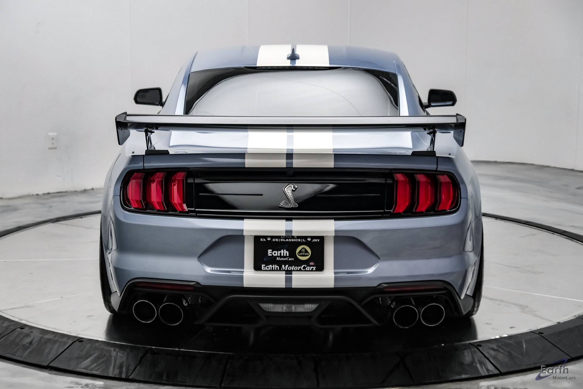Used 2022 Ford Mustang Shelby GT500 w/ Carbon Fiber Track Pack RWD image 16