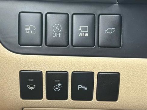 Used 2019 Toyota Highlander Limited Platinum AWD/4WD image 16