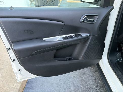 Used 2019 Dodge Journey SE FWD image 35