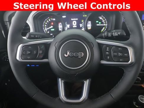 Used 2025 Jeep Wrangler Unlimited Sahara image 20