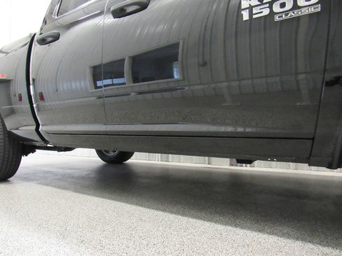 Used 2021 RAM 1500 Express AWD/4WD image 20