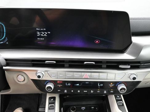 Used 2025 Kia Telluride S FWD image 6
