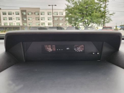 Used 2021 Subaru Forester Premium AWD/4WD image 23