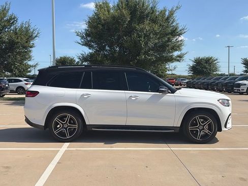 Used 2024 Mercedes-Benz GLS 450 4MATIC image 7