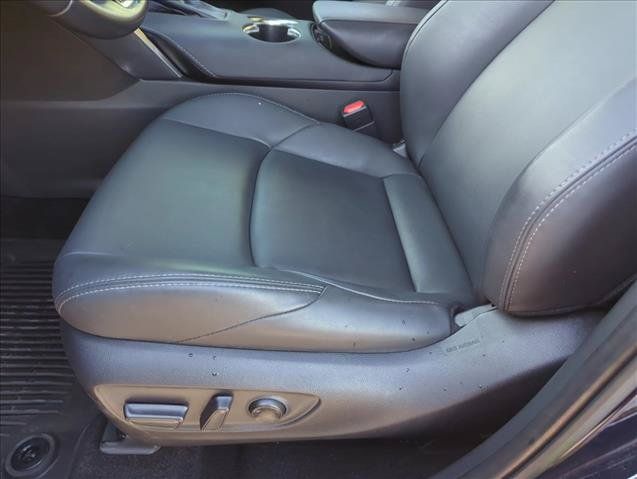 Certified 2023 Toyota Venza XLE AWD/4WD image 13