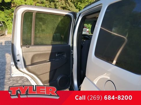 Used 2012 Jeep Liberty Sport w/ Popular Equipment Group AWD/4WD image 19