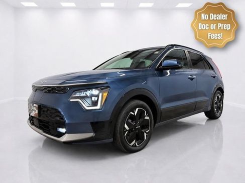Used 2023 Kia Niro Wave w/ Wave Preserve Package FWD image 3