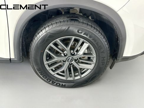 Used 2024 Nissan Rogue S image 34