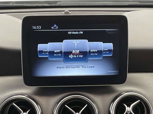 Used 2019 Mercedes-Benz GLA 250 4MATIC image 26