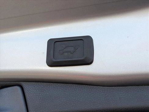 Used 2024 Toyota RAV4 XLE w/ Convenience Package image 8