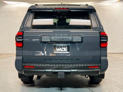 Used 2026 Toyota 4Runner SR5 AWD/4WD image 5