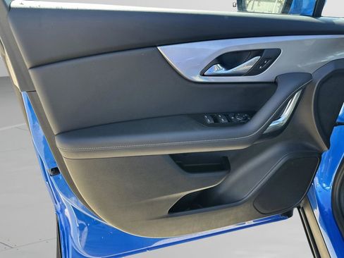 Used 2025 Chevrolet Blazer LT image 9