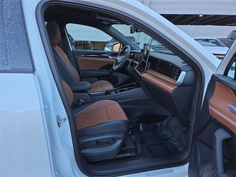 New 2026 Volkswagen Tiguan SEL R-Line image 28