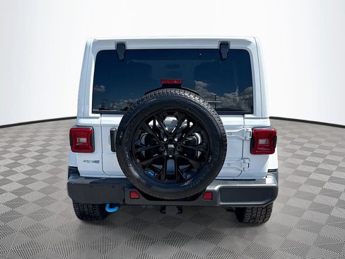 Used 2022 Jeep Wrangler Unlimited Sahara w/ Cold Weather Group AWD/4WD image 7