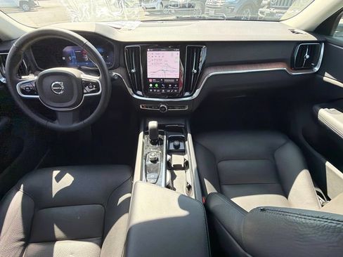 Used 2025 Volvo V60 B5 Cross Country Plus AWD/4WD image 33