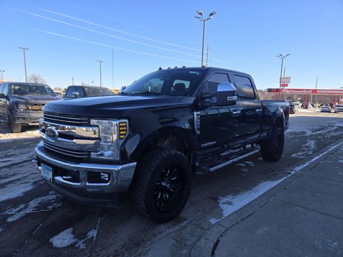 Used 2019 Ford F350 Lariat w/ Chrome Package image 3