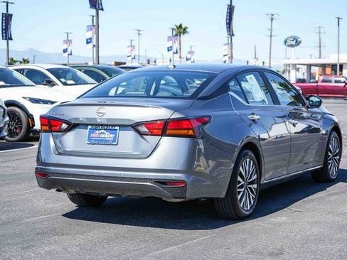 Used 2025 Nissan Altima 2.5 SV FWD image 6