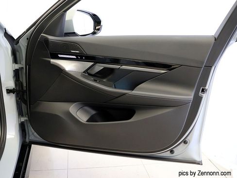 Certified 2024 BMW 530i xDrive 530i xDrive w/ M Sport Package image 35