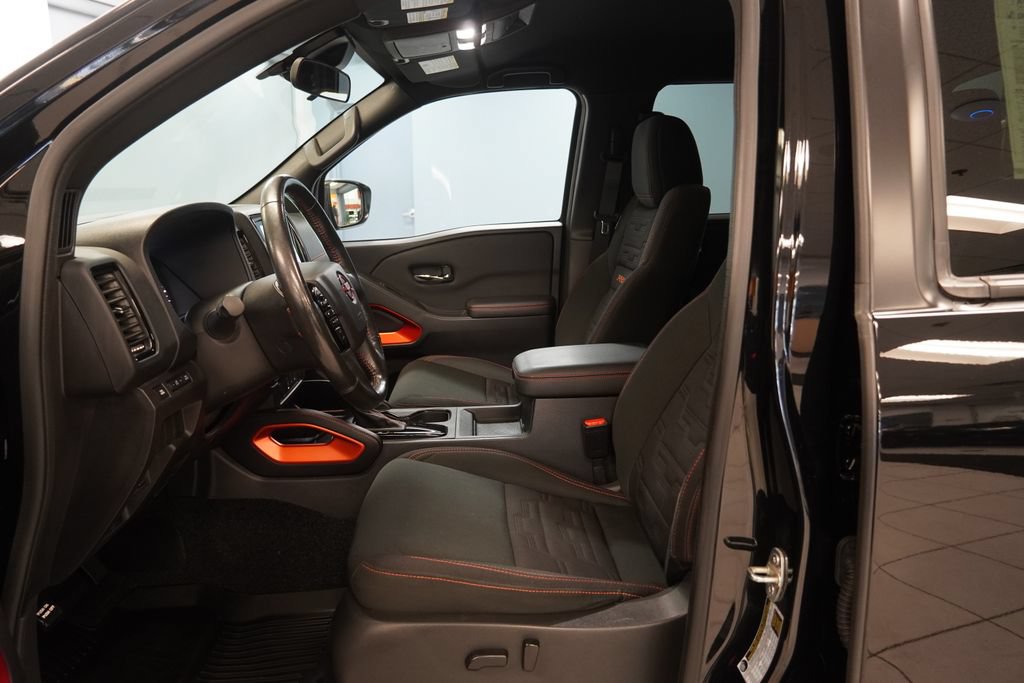Used 2023 Nissan Frontier PRO-4X w/ Technology Package AWD/4WD image 5