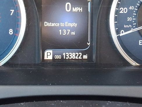 Used 2015 Toyota Camry XLE image 23