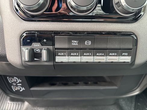 New 2026 RAM 3500 Tradesman w/ Chrome Appearance Group image 32