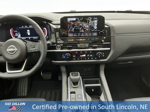 Used 2024 Nissan Pathfinder Platinum image 20