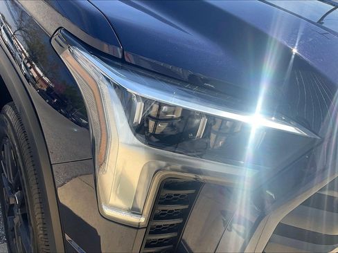 Used 2024 Toyota Tundra Limited AWD/4WD image 32
