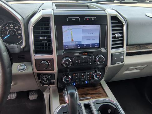 Used 2019 Ford F150 Lariat w/ Trailer Tow Package RWD image 25