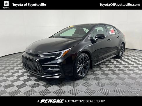 Used 2026 Toyota Corolla SE FWD image 1