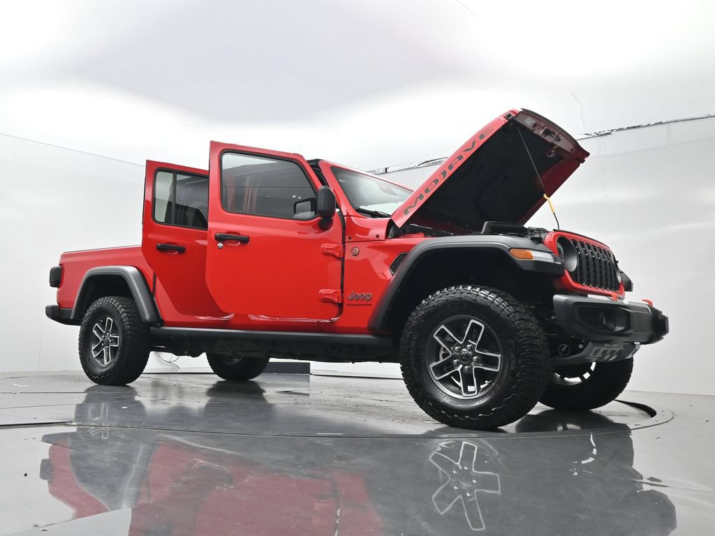 Used 2024 Jeep Gladiator Mojave AWD/4WD image 35