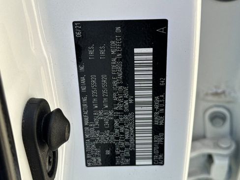 Used 2021 Toyota Highlander Limited image 30