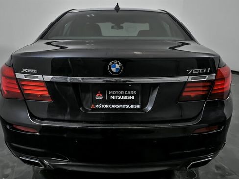 Used 2015 BMW 750i xDrive image 9