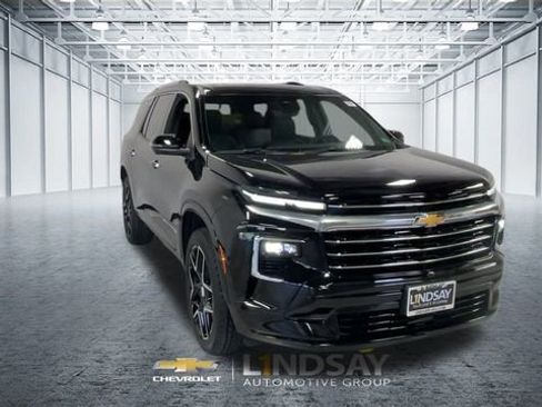 Used 2025 Chevrolet Traverse High Country image 4