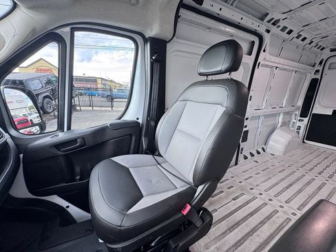 Used 2026 RAM ProMaster 2500 w/ Convenience Group FWD image 18
