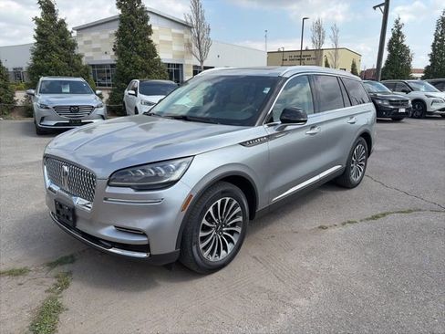 Used 2024 Lincoln Aviator 2WD w/ Premium Package image 2
