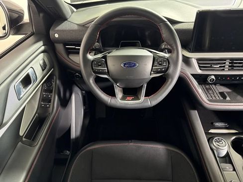 Used 2025 Ford Explorer ST AWD/4WD image 27