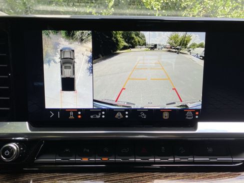 Used 2025 GMC Sierra 1500 Elevation w/ Elevation Premium Package AWD/4WD image 26