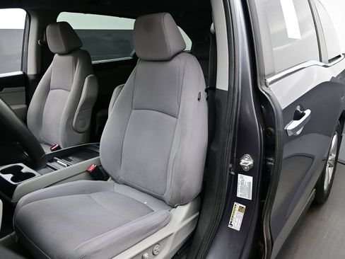 Used 2019 Honda Odyssey EX image 12