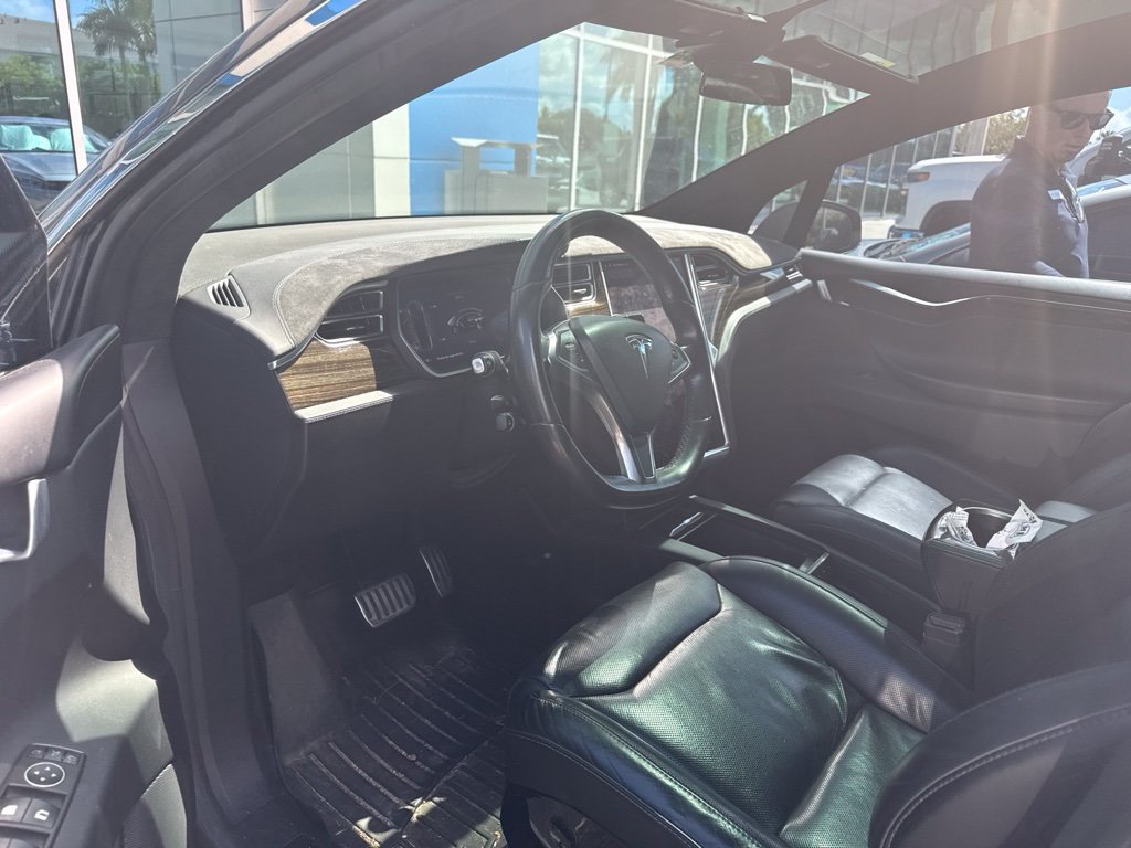 Used 2016 Tesla Model X 90D AWD/4WD image 3