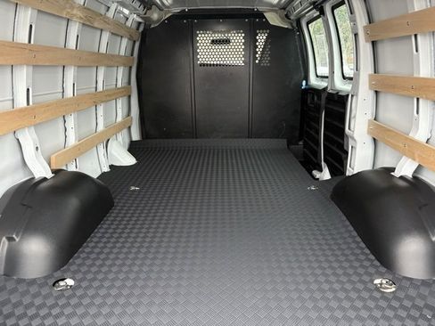 Used 2024 Chevrolet Express 2500 w/ Driver Convenience Package image 9