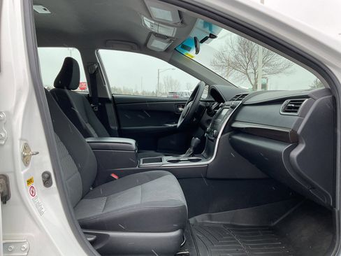 Used 2017 Toyota Camry LE image 12