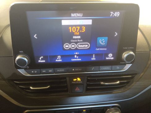 Used 2024 Nissan Altima 2.5 SV FWD image 25