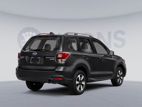 Used 2018 Subaru Forester 2.5i w/ Alloy Wheel Package image 2